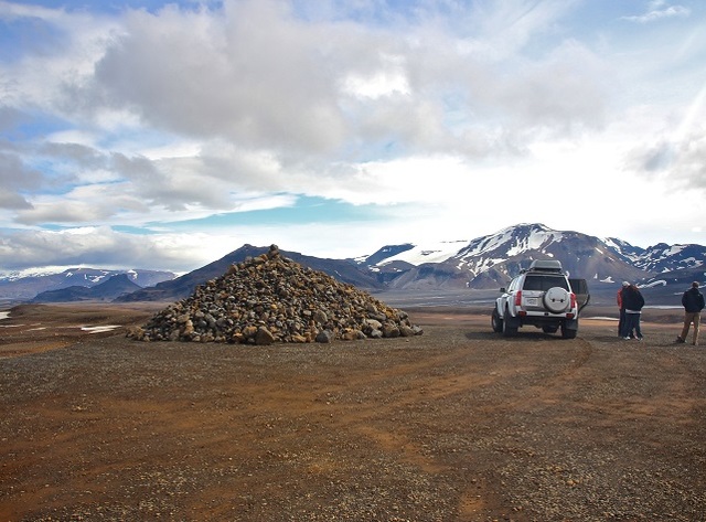 4x4のジープでダート道路も楽しめます