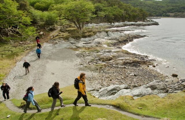 海岸線から、国立公園のトレッキング開始。