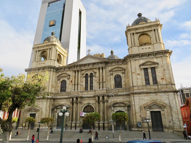 ムリーリョ広場の大聖堂