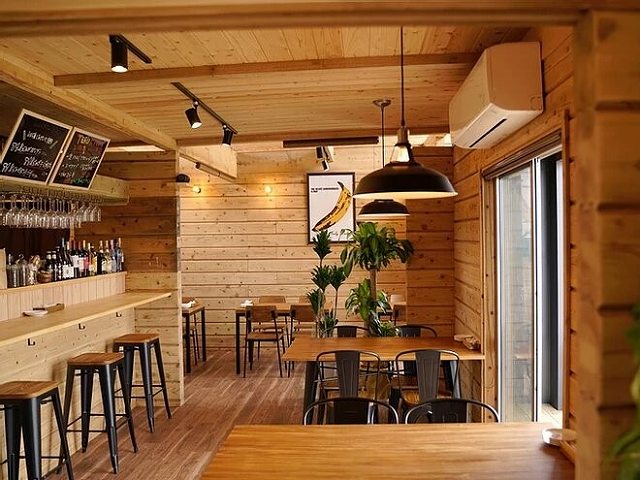 レストランカフェ、えらぶきっちんTERUでお食事をお楽しみください。