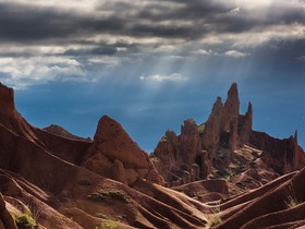 ビシュケク6泊7日！市内観光・アラアルチャ国立公園・チョンケミン渓谷・カラコル・ボコンバイ・コチコル訪問【ビシュケク空港発着/ 宿泊＋空港送迎＋観光/ 日本語ガイドもしくは英語ガイド】
