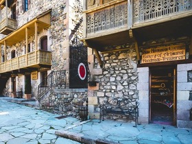 ディリジャン・パルツ湖・イジェヴァン（マカラヴァンク修道院・ワイン＆ブランデー工場）日帰りツアー【エレバン発/ 英語ガイド/ 4月～10月】