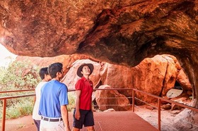 【お申込みのパッケージに含まれるエアーズロック観光ツアー(日本語)】 分割して登録しております(合計代金は変わりません)