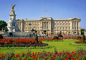 ロンドン市内車窓観光＆バッキンガム宮殿半日ツアー【7月下旬～9月上旬の催行】