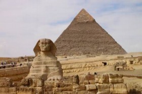 ピラミッドとエジプト考古学博物館