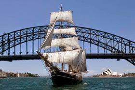 帆船で楽しむ！シドニーハーバーランチクルーズ