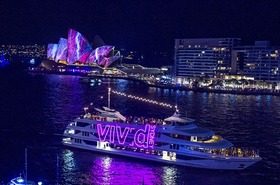 光と音とアイディアの祭典 ビビットシドニー・ナイトクルーズ [5月下旬～6月中旬限定]