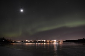 ヴィーズエイ島オーロラ鑑賞ボートクルーズ【レイキャビク発着 / 10月～3月中旬】