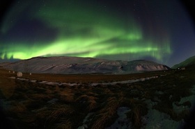 冬季限定・西アイスランド縦断！氷河探検＆ホエールウォッチングとオーロラ鑑賞2泊3日ツアー【レイキャビク発着/英語ガイド/9月～4月】