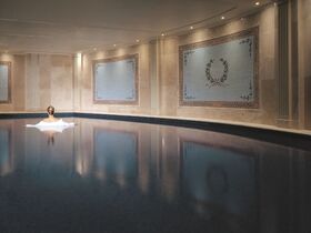 ラグジュアリーなパラッツォ・ヴェルサーチスパで究極体験！