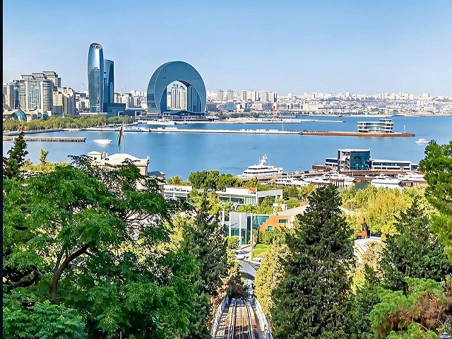 バクー市内観光＆アブシェロン半島3泊4日【バクー空港発着/ ホテル＋空港送迎＋ツアー/ 英語ガイド】