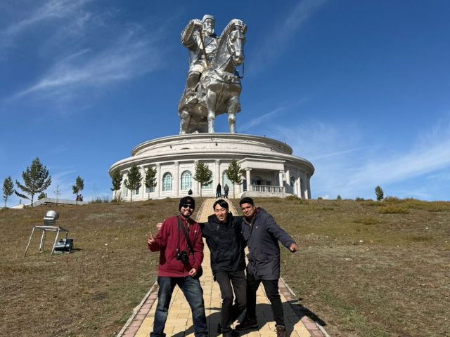 チンギス・ハーン像と亀岩 1日ツアー【ウランバートル発 / 英語ガイド】