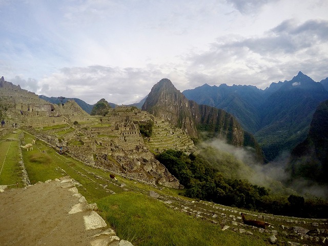 マチュピチュ村1泊2日!遺跡入場券はご自身で事前購入【クスコホテル~鉄道駅往復送迎+往復列車チケット+ホテル1泊】※遺跡入場券、ガイド、シャトルバス除く