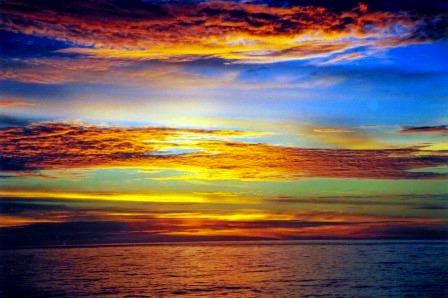ランカウイ島 アンダマン海に沈む夕日を見に行く ランカウイ島発 イブニングクルーズの予約ならホットホリデー