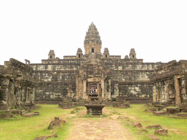 アンコール最初の地とカンボジアの陸上生活と水上生活を見る ! ロリュオス遺跡群とトンレサップ湖見学