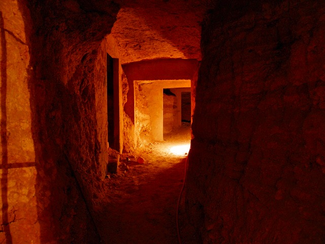 ローマ 期間限定4月 10月 少人数で行くカタコンベ 地下墓地半日ツアー 午後発 の予約ならホットホリデー