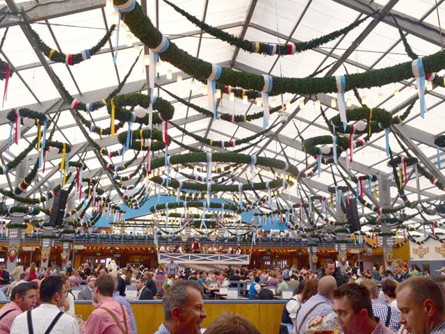 [10月6日限定!]オクトーバーフェスト 世界最大のビール祭りが始まる人気テント・ショッテンハーメル