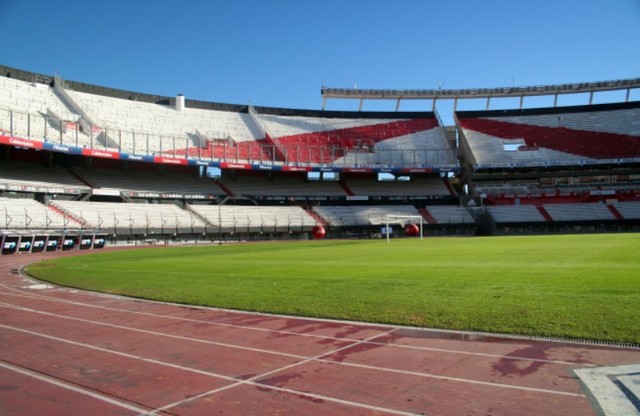 アルゼンチンサッカーの聖地、リーベルプレート、ボカジュニアーズスタジアム見学ツアー