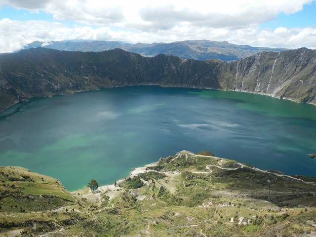 南米一美しいカルデラ湖 キロトア湖1日ツアー【英語ガイド】